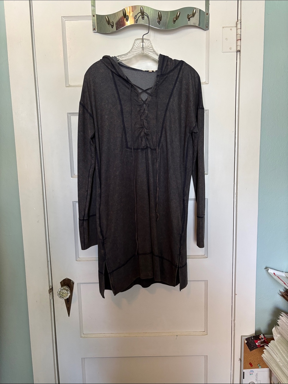 Mystree Lace-Up Hooded Tunic Pullover in Charcoal Size M